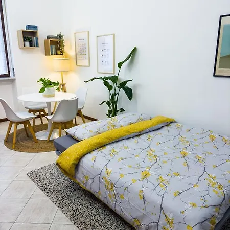 Litta's Flat In Affori - 3 Mins Walk From Mm3 Milan