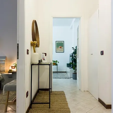 Apartment Litta's Flat In Affori - 3 Mins Walk From Mm3